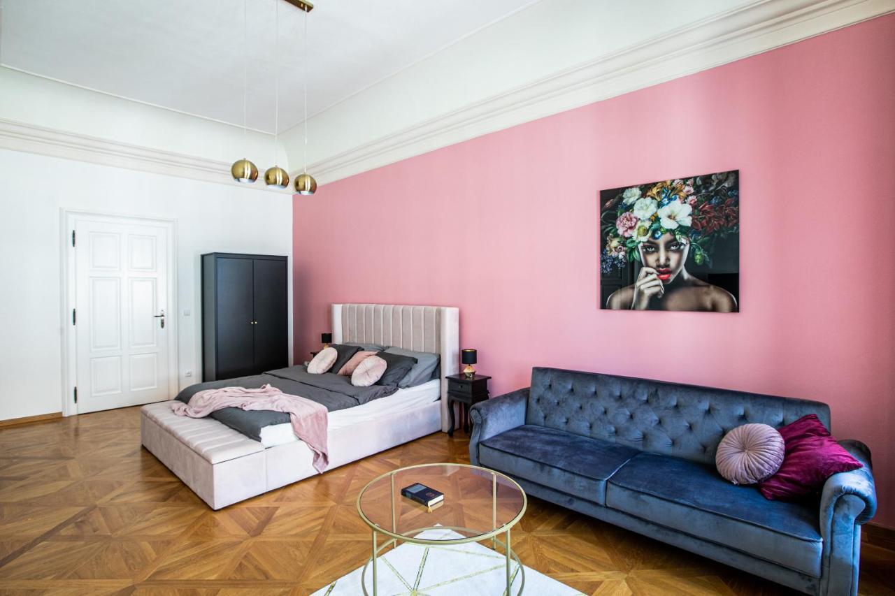 New Stylish 3 Suites Bedrooms Apt In Mala Strana - N2Nd 프라하 외부 사진