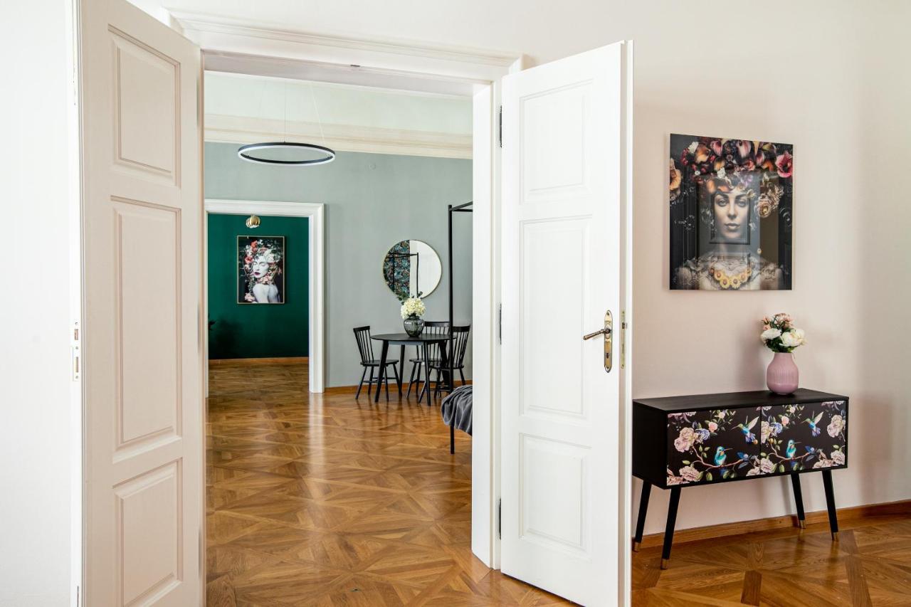New Stylish 3 Suites Bedrooms Apt In Mala Strana - N2Nd 프라하 외부 사진