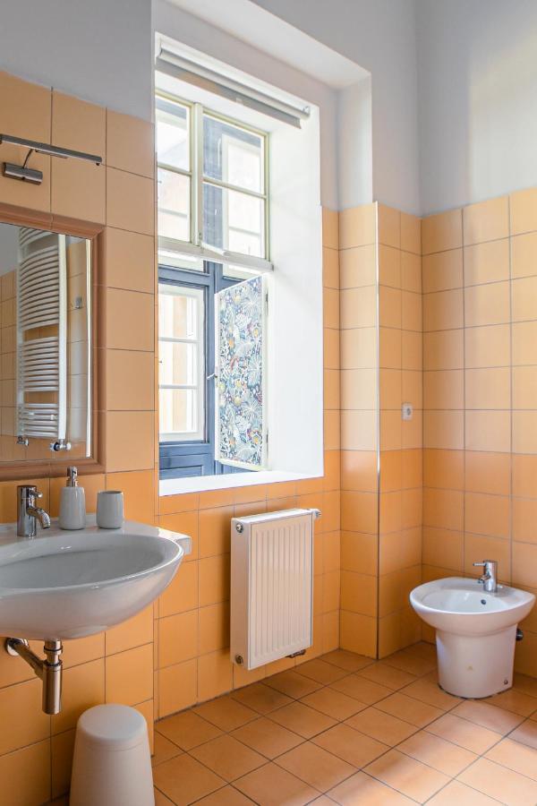 New Stylish 3 Suites Bedrooms Apt In Mala Strana - N2Nd 프라하 외부 사진