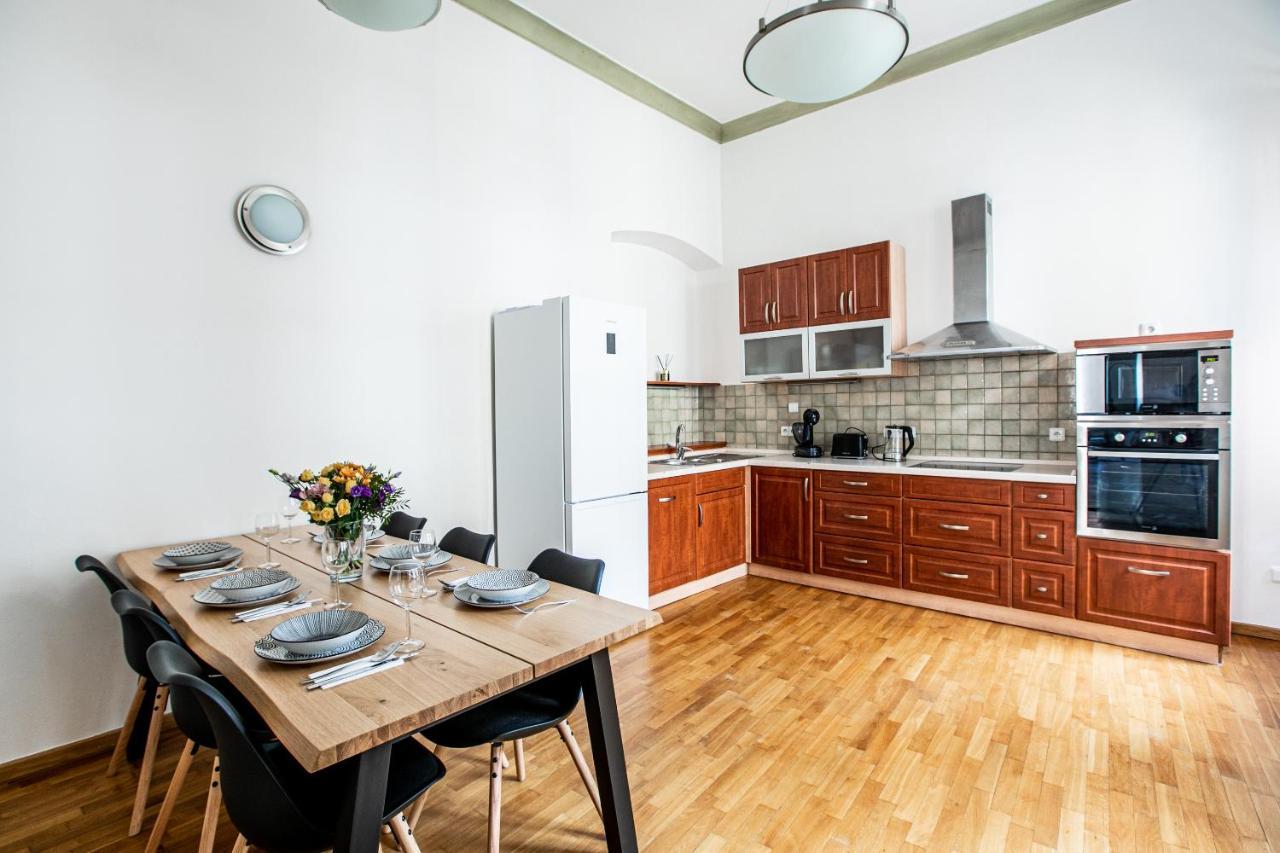 New Stylish 3 Suites Bedrooms Apt In Mala Strana - N2Nd 프라하 외부 사진