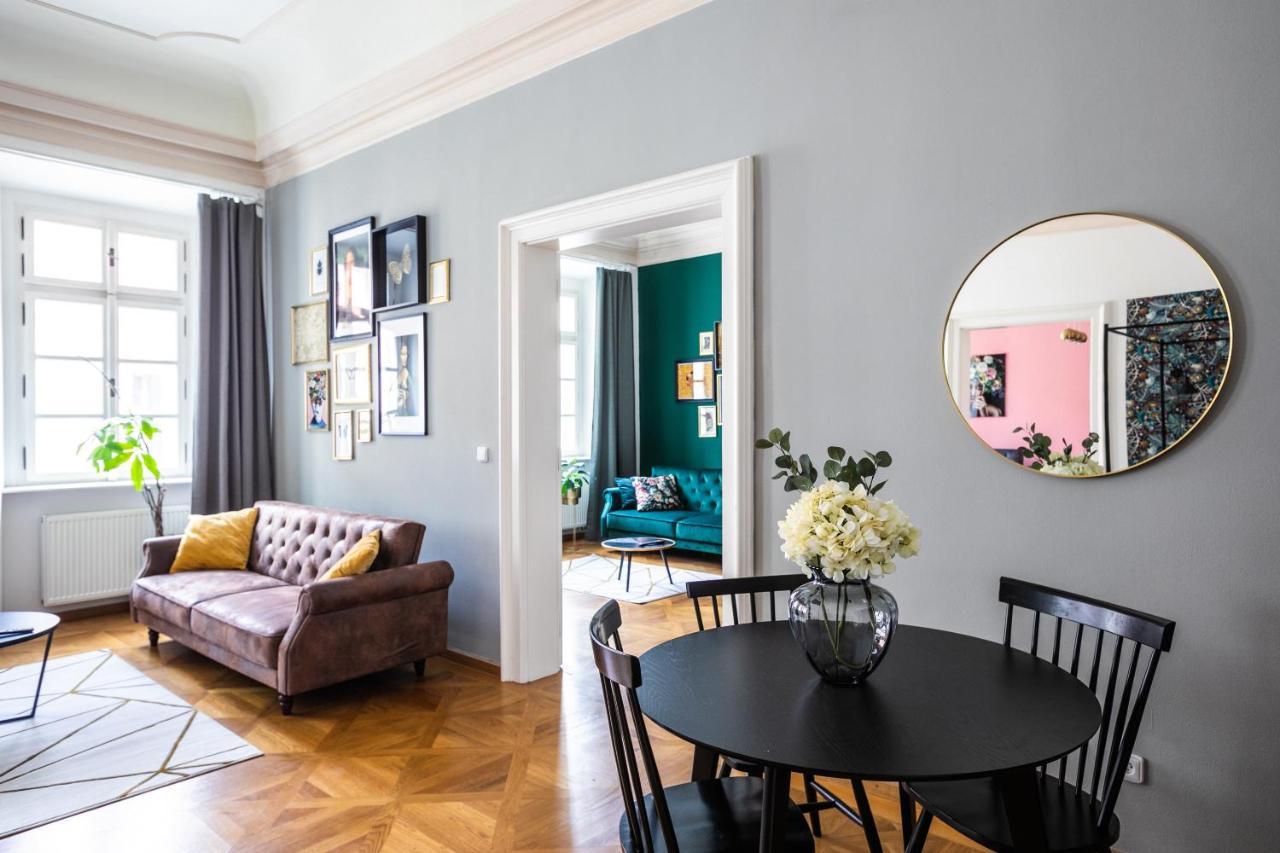 New Stylish 3 Suites Bedrooms Apt In Mala Strana - N2Nd 프라하 외부 사진
