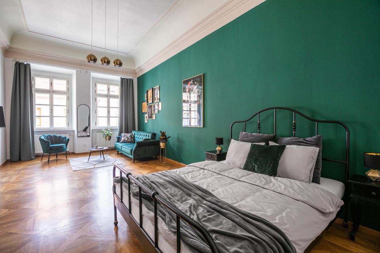New Stylish 3 Suites Bedrooms Apt In Mala Strana - N2Nd 프라하 외부 사진