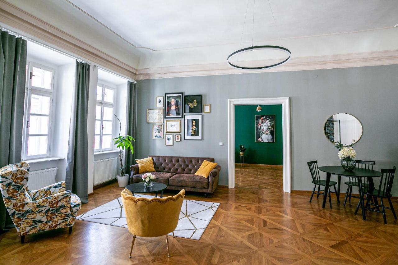 New Stylish 3 Suites Bedrooms Apt In Mala Strana - N2Nd 프라하 외부 사진