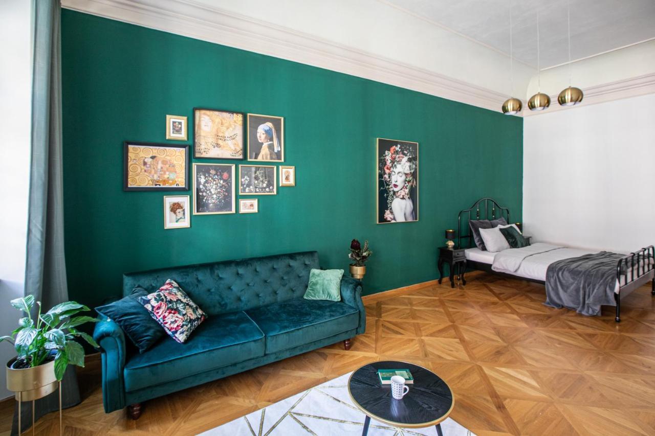 New Stylish 3 Suites Bedrooms Apt In Mala Strana - N2Nd 프라하 외부 사진