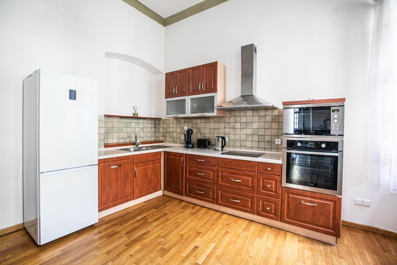 New Stylish 3 Suites Bedrooms Apt In Mala Strana - N2Nd 프라하 외부 사진