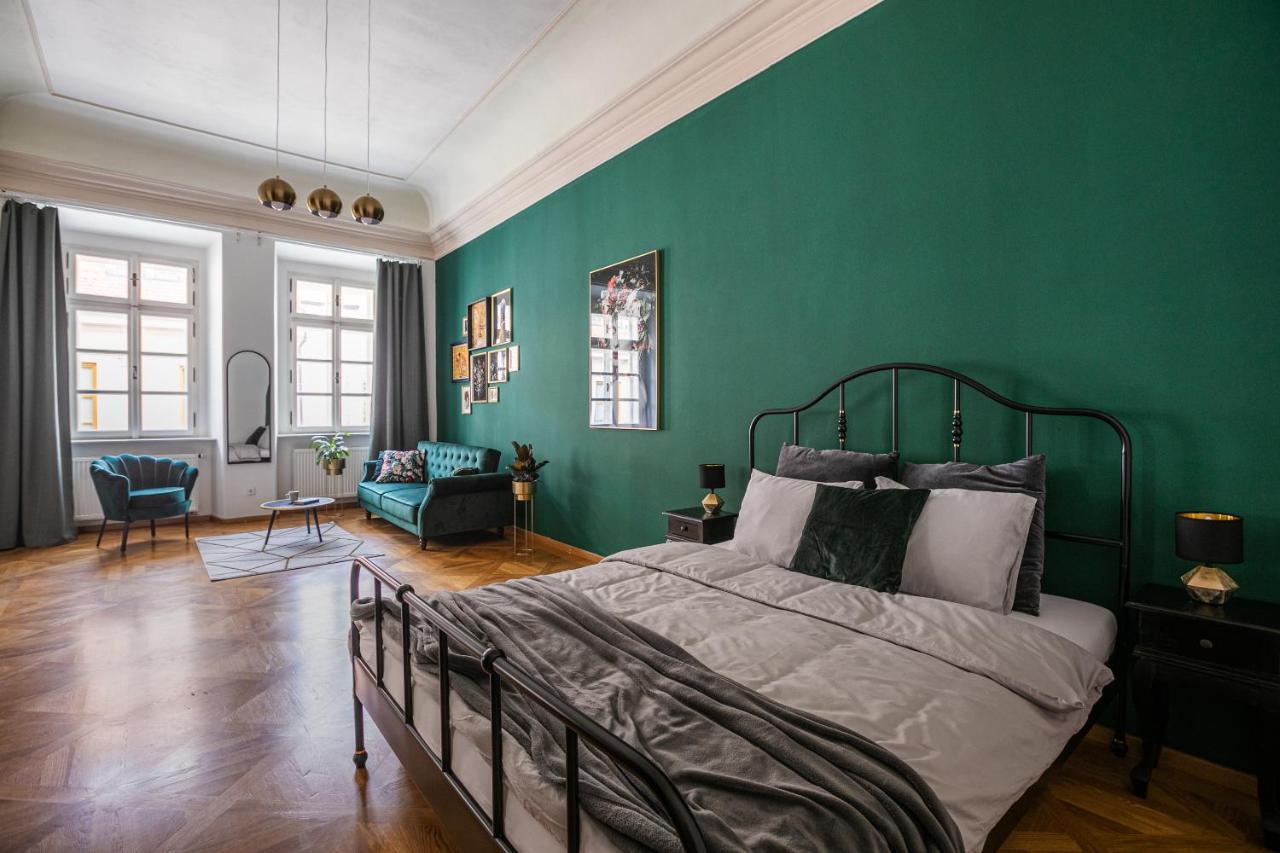 New Stylish 3 Suites Bedrooms Apt In Mala Strana - N2Nd 프라하 외부 사진